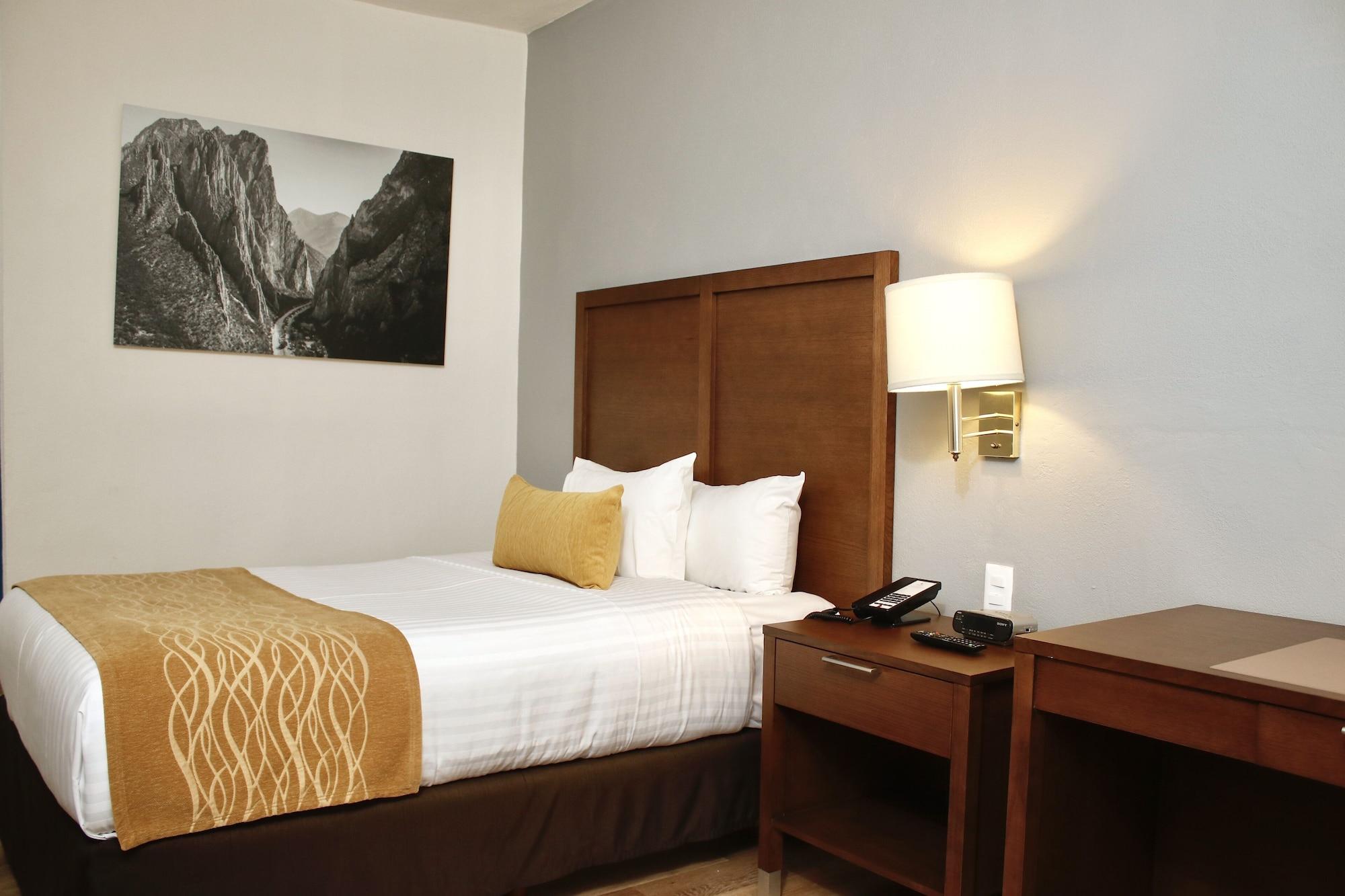 Comfort Inn Monterrey Valle Exteriör bild