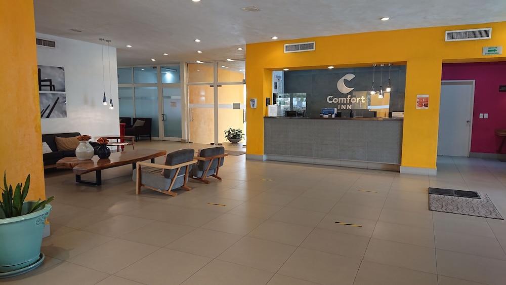 Comfort Inn Monterrey Valle Exteriör bild